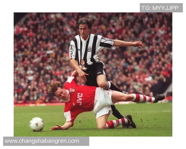 小日子足球明星揭秘谁是当今最受欢迎的球员和他们的精彩表现